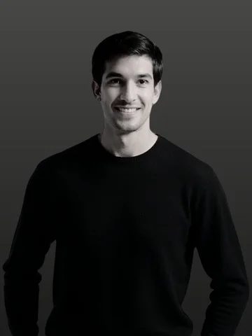 Luis Pradas, retrato em preto e branco.